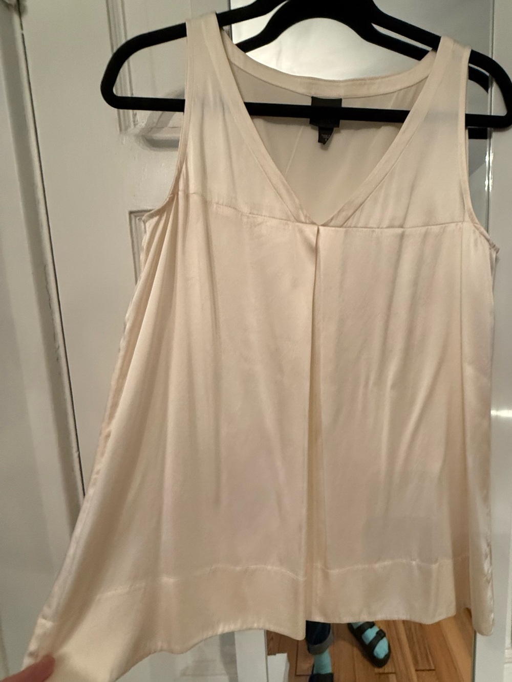 Eileen Fisher cream v- neck silk blouse size S